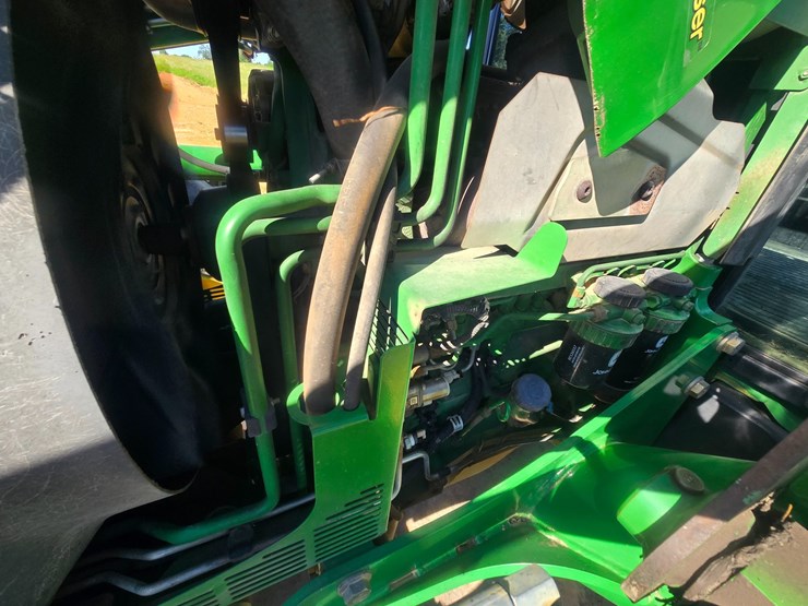2010-john-deere-6115d-image-18