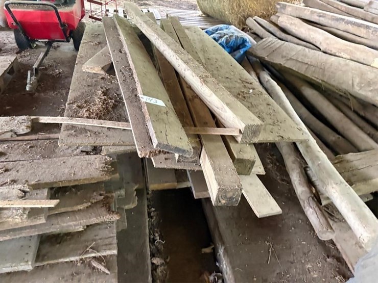 rough-sawed-lumber-image-2