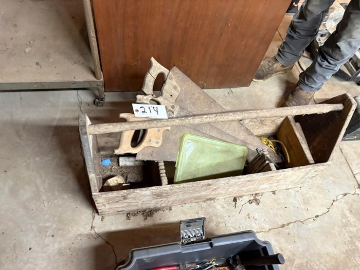 saws-&-wood-toolbox-image-1
