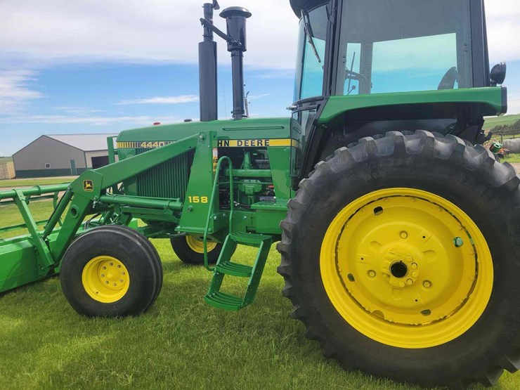 1982-john-deere-4440-image-3
