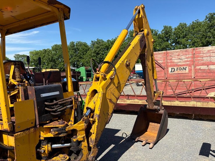john-deere-310-image-10