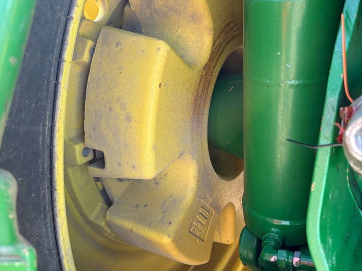 2010-john-deere-8320r-image-106