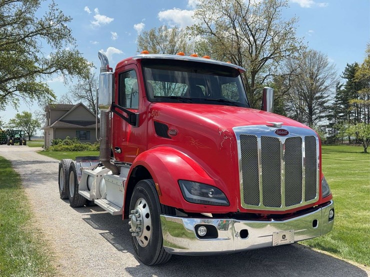 peterbilt-579-image-2