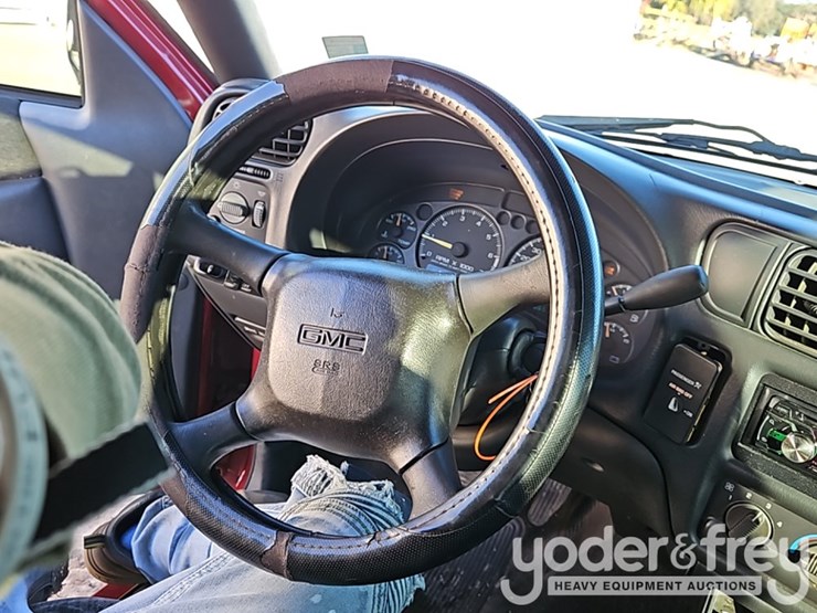 2001-gmc-sonoma-sls-image-26