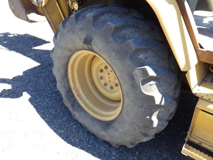 caterpillar-430d-image-13