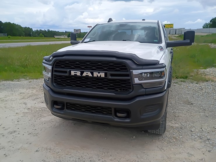 2020-dodge-2500-image-16