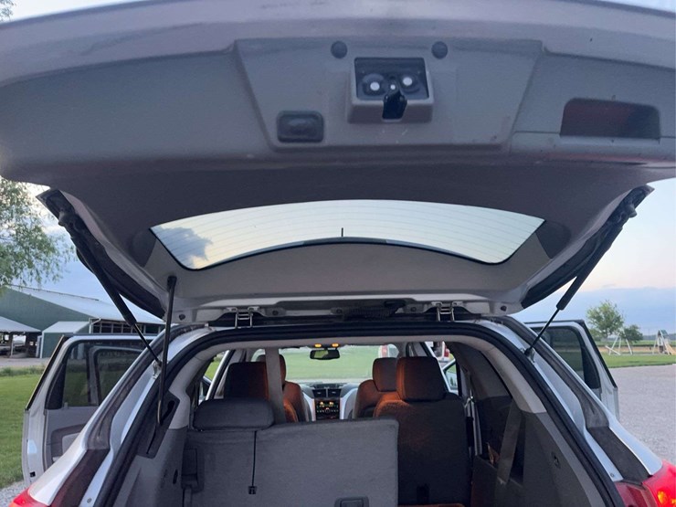 2012-chevrolet-traverse-image-17