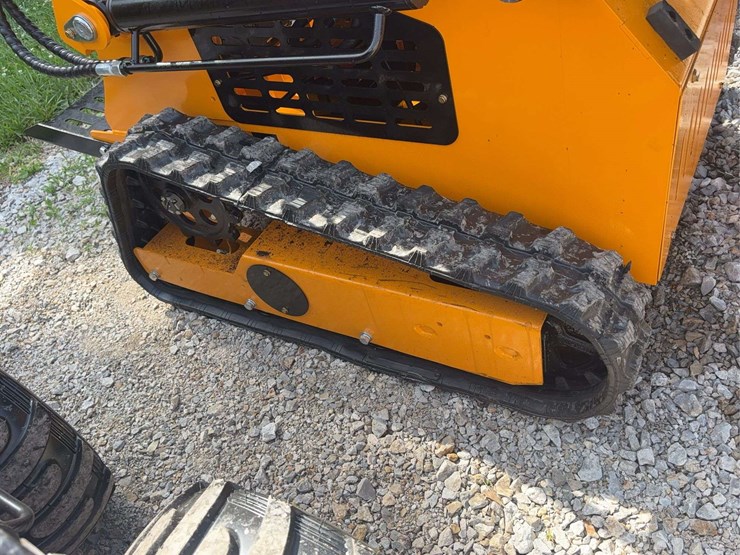 sl360t-tracked-skid-steer-loader-image-11