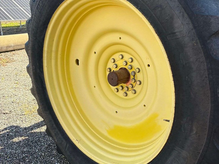 2010-john-deere-8320r-image-34