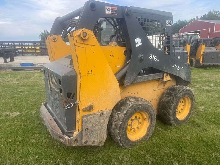 deere-318g-image-5