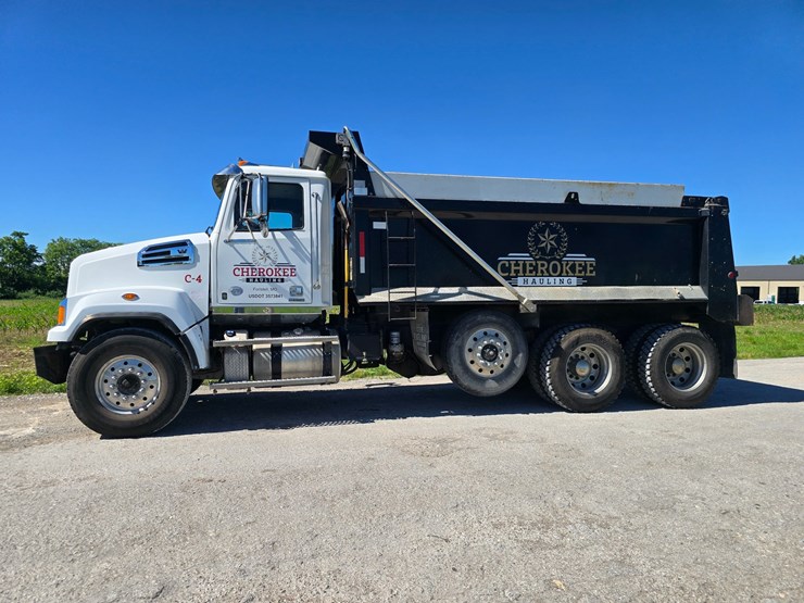 2018-western-star-4700-image-3