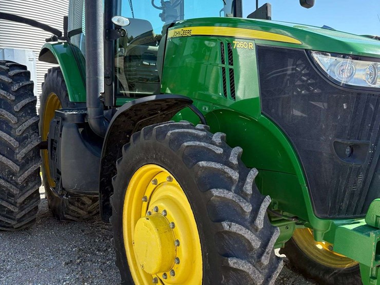 2011-john-deere-7260r-image-36