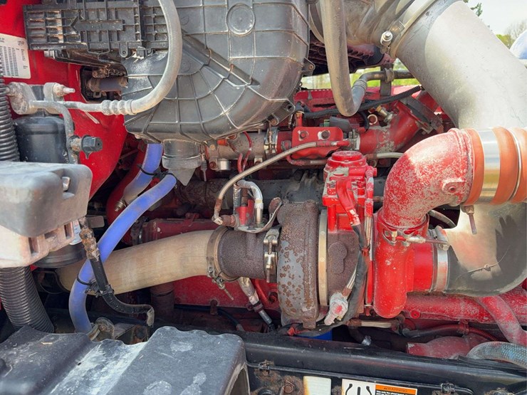 peterbilt-579-image-49
