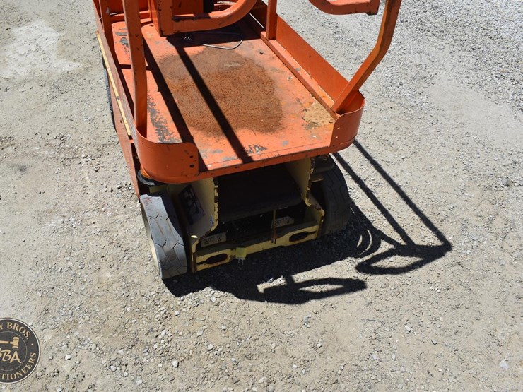 jlg-1230es-image-8