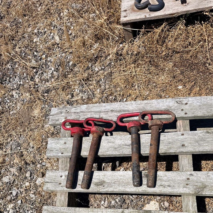 Hitch Pins: Group of 4