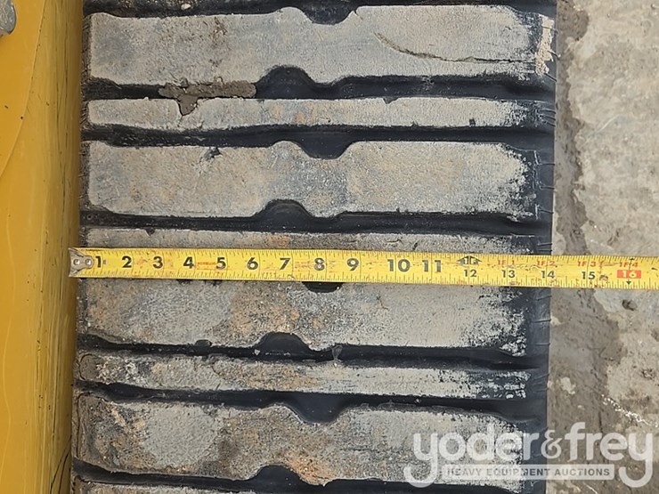 2011-caterpillar-257b3-image-19