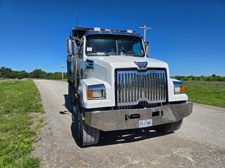 2018-western-star-4700-image-24