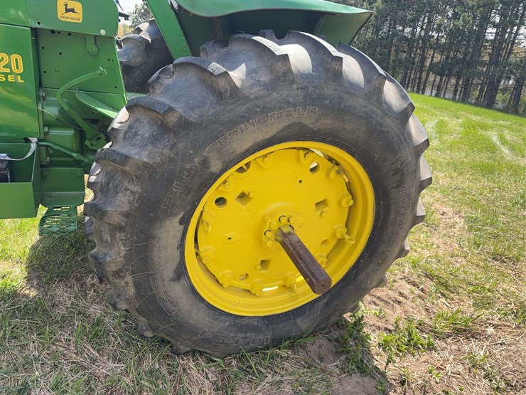 john-deere-4020-image-11