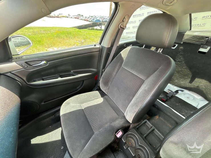 2012-chevrolet-impala-sedan-image-17