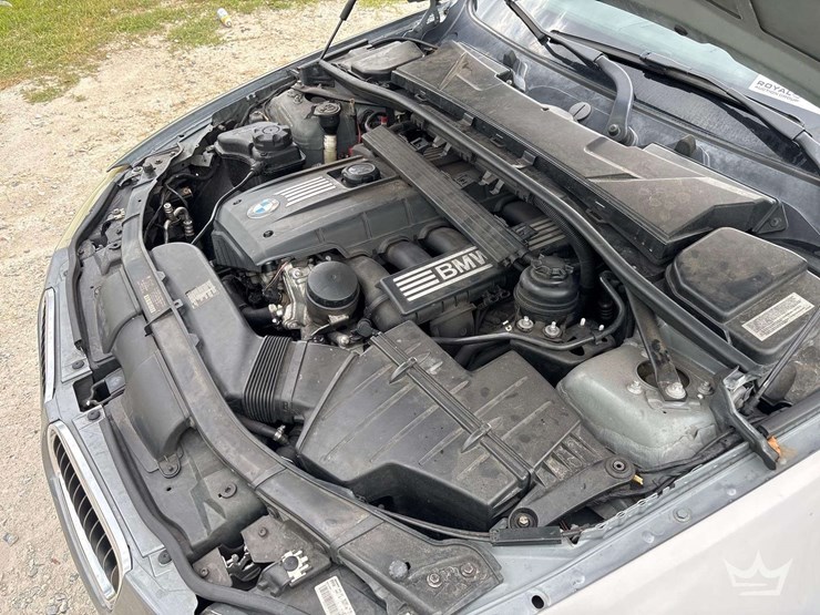 2011-bmw-328i-sedan-image-8