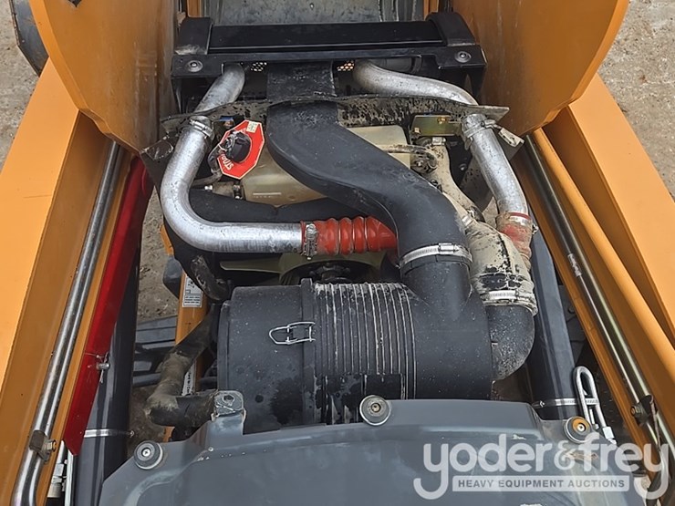 2019-case-580sn-image-34
