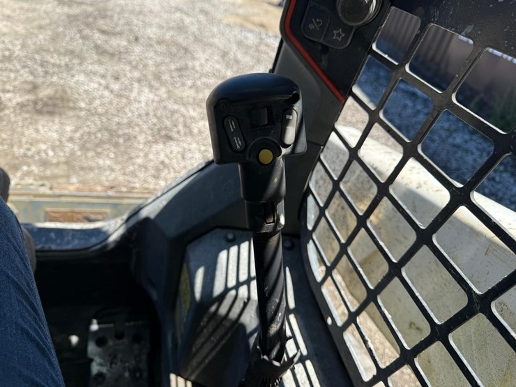 2022-bobcat-t62-image-21