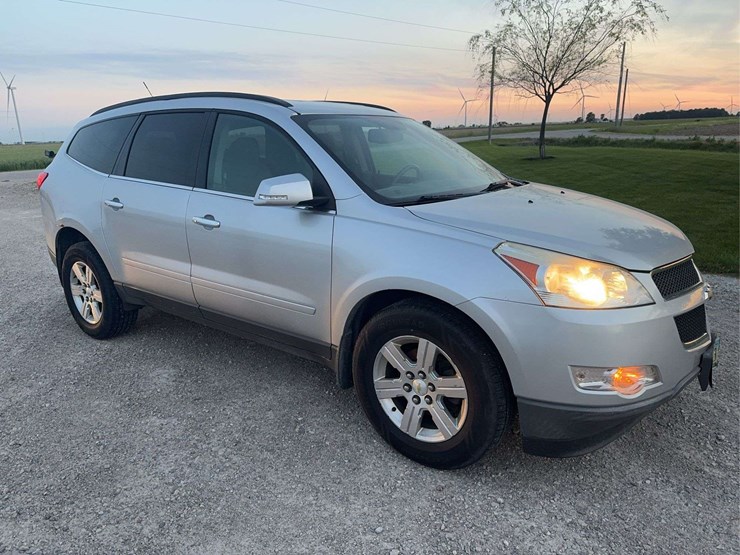 2012-chevrolet-traverse-image-3