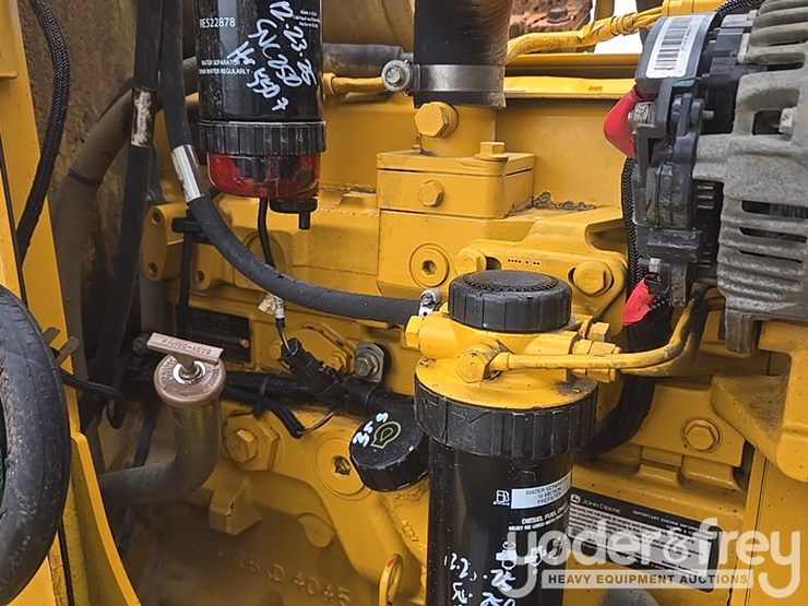 2014-deere-310k-ep-image-39