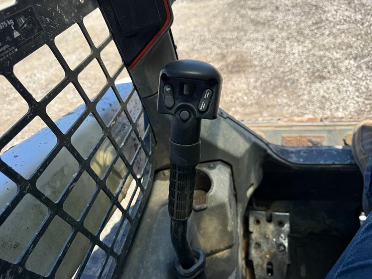 2022-bobcat-t62-image-25