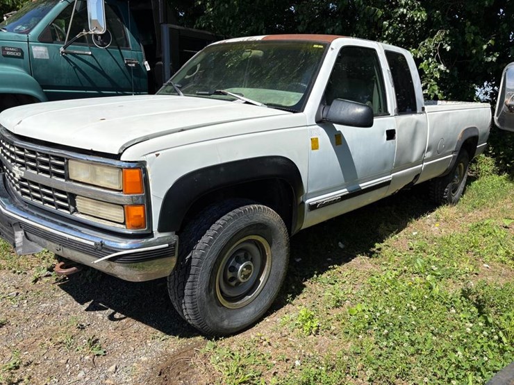 1995-chevrolet-3500-image-2