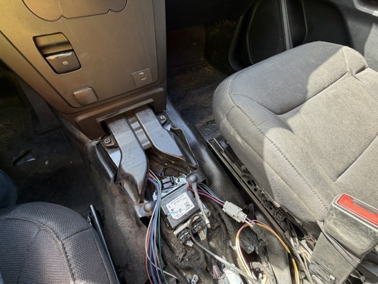 2020-ford-explorer-image-34