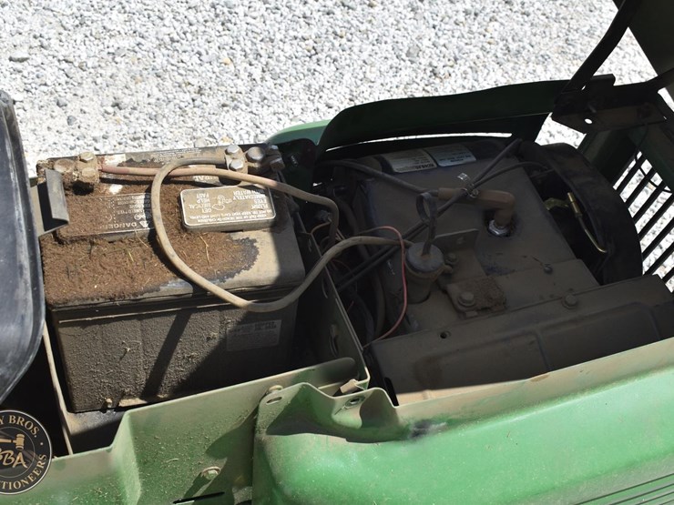 john-deere-210-image-21