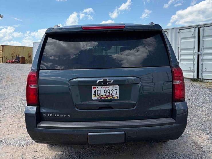 2019-chevrolet-suburban-image-5
