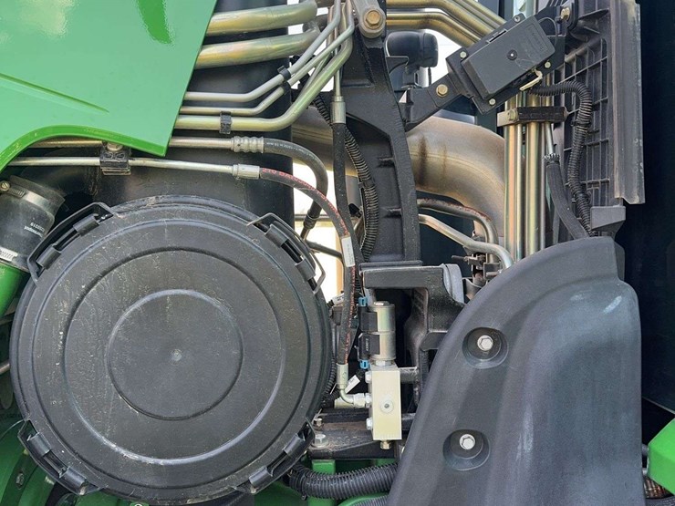 2013-john-deere-8285r-image-60