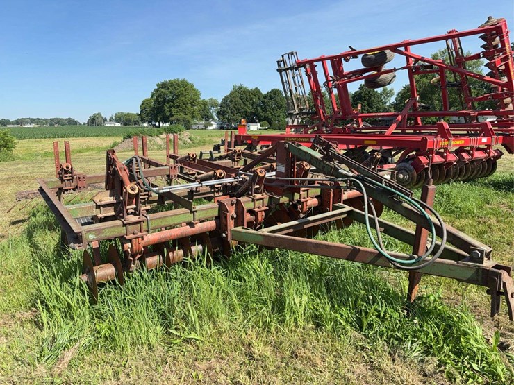 glencoe-9-shank-chisel-plow,-with-leveling-bar-image-3