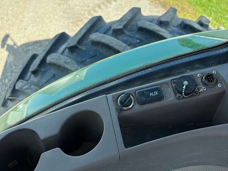 2011-john-deere-7260r-image-54