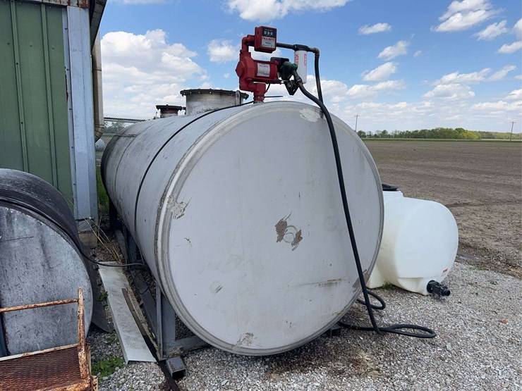 stainless-steel-diesel-tank-and-pump---15’-long-x-63”-diameter---approximately-2500-gal.-image-2