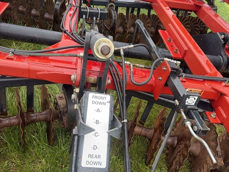 case-ih-330-image-62