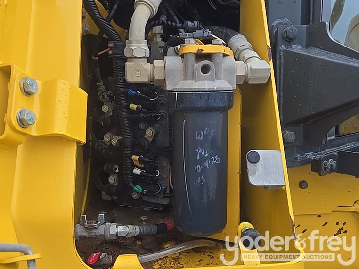 2022-komatsu-d61px-24-image-35