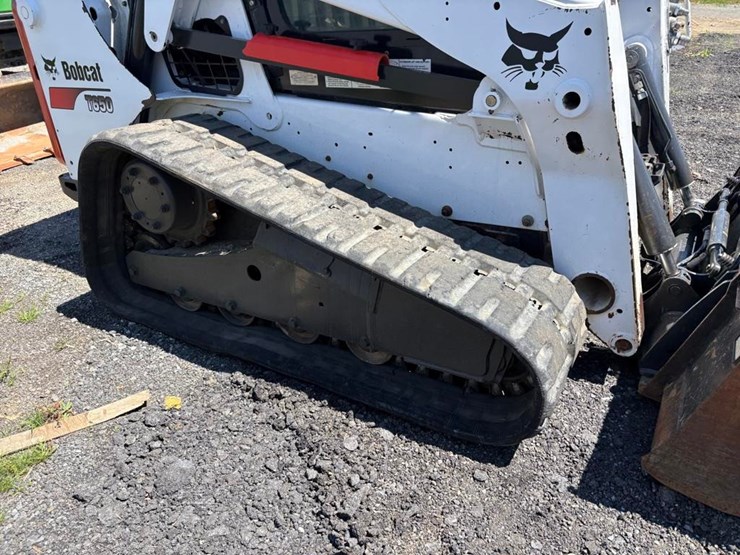 2015-bobcat-t650-image-12