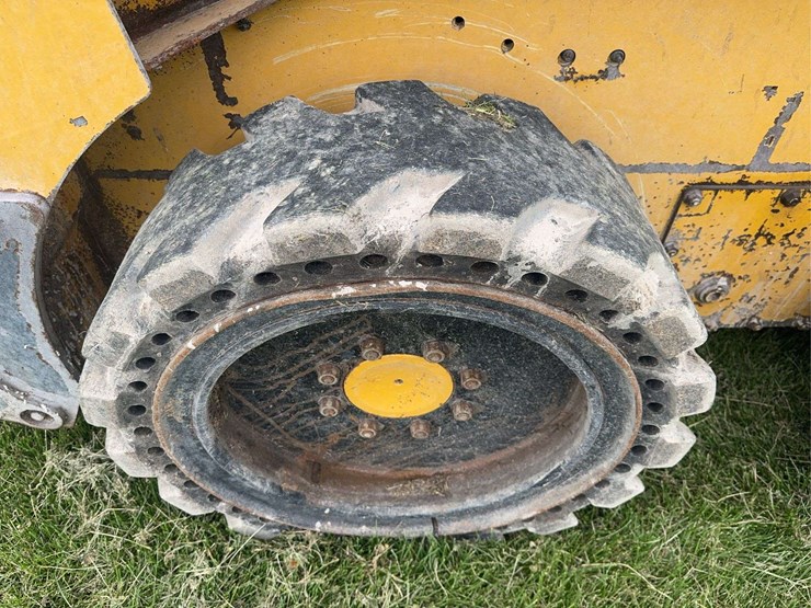 deere-318g-image-31