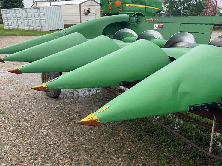 2011-john-deere-608-image-4