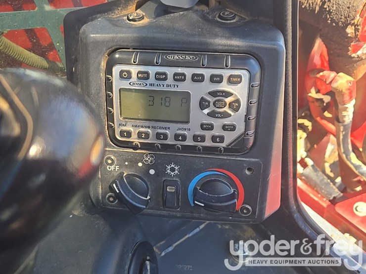 2022-takeuchi-tl12v2-image-41