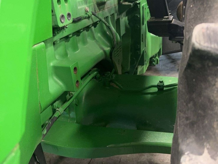2013-john-deere-8285r-image-79