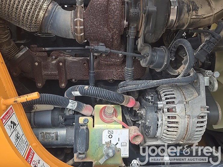 2019-case-580sn-image-41