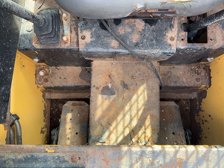 new-holland-lx865-image-23