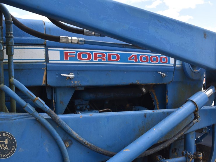 ford-4000-image-27
