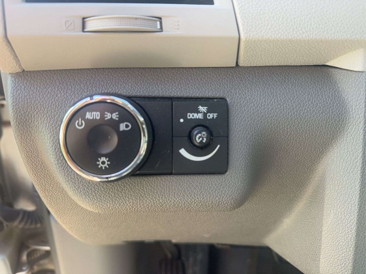 2012-chevrolet-traverse-image-47