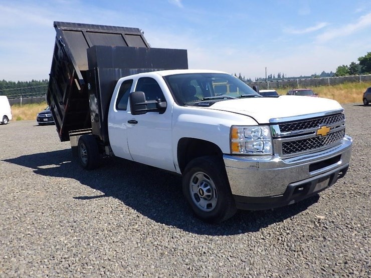 2013-chevrolet-3500hd-image-3