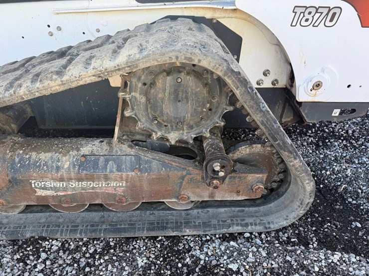 2021-bobcat-t870-image-19